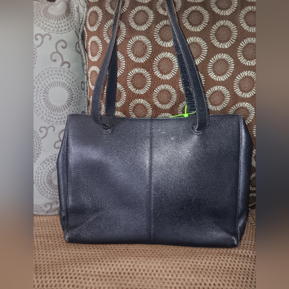 Chanel vintage caviar leather tote with tortoise shell charm - Picture 2 of 7